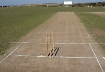 Cricket_pitch_crop_340x234