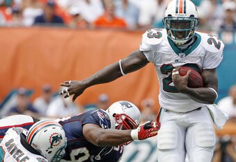 2110013_patriots_v_dolphins_crop_340x234