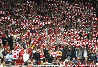 Arsenal_fans_crop_340x234