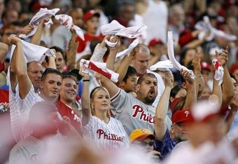 Phillies_fans_cropped