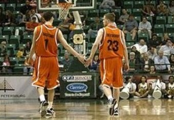 Devo_holdinghands_crop_340x234