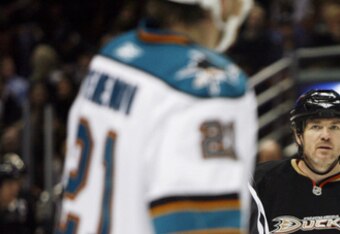 74055390_sharks_v_ducks_crop_340x234