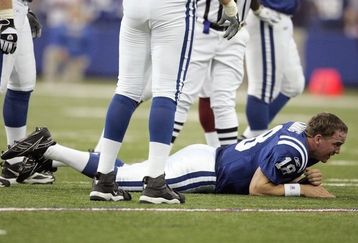 Peyton_manning_no_helmtet_feature