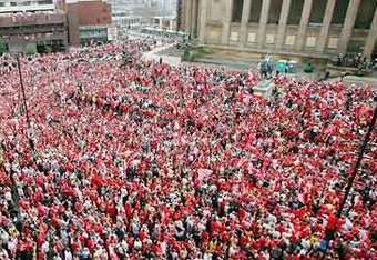 Liverpool_fans_crop_340x234
