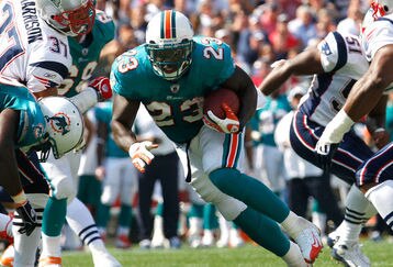 Miami_dolphins_v_new_england_pa_feature