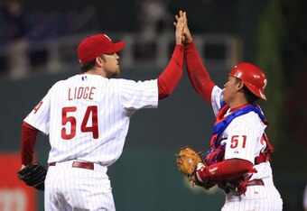 375050140_padres_v_phillies_crop_340x234