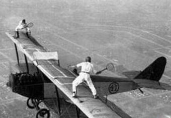 Tennis_plane_crop_340x234