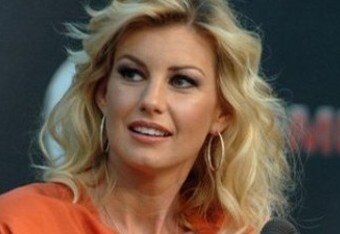 Faith_hill_football_crop_340x234
