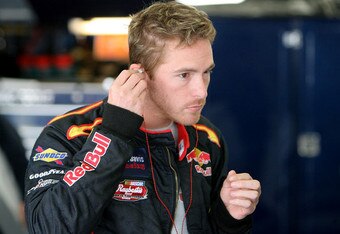 Lowe_s_nascar_testing_day_1_c00_crop_340x234