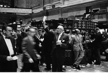 800px-ny_stock_exchange_traders_feature
