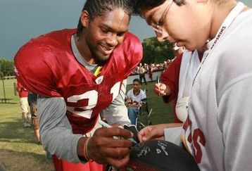 St_signs_autograph_feature