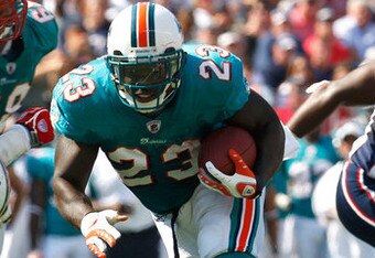 Miami_dolphins_v_new_england_pa_crop_340x234