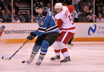 2835009_redwings_v_sharks_crop_340x234