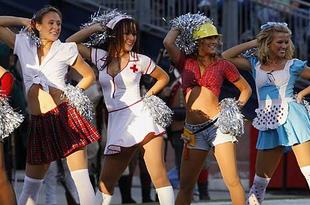 Cheerleaders-halloween_crop_310x205