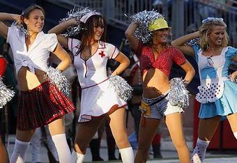 Cheerleaders-halloween_crop_340x234