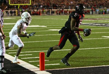 27208110101_texas_v_texas_tech_feature
