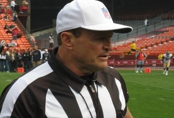 Ed_hochuli_small_feature