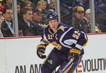 7680009_bruins_v_sabres_crop_340x234
