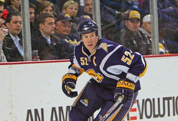 7680009_bruins_v_sabres_feature