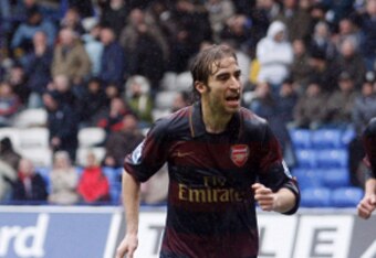 73924716_bolton_v_arsenal_crop_340x234
