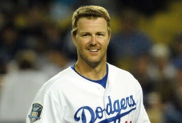 00742518_reds_v_dodgers_feature