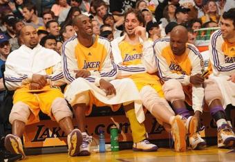 Lakers_bench_crop_340x234