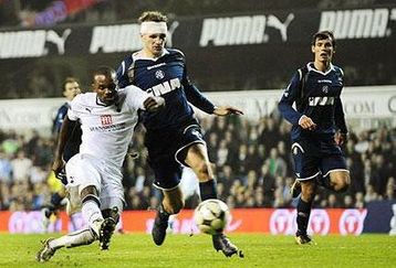 Darren_bent_feature