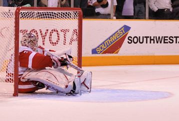 2835018_redwings_v_sharks_feature