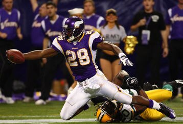 252081109094_packers_v_vikings_feature