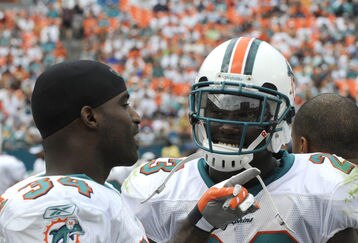 7960001_ravens_v_dolphins_feature