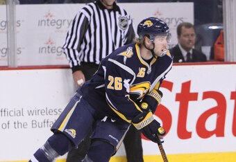 7680030_bruins_v_sabres_crop_340x234