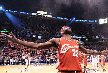 942000000864_11182008_nets_cavs_feature