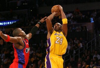 5920811051121_clippers_at_laker_crop_340x234