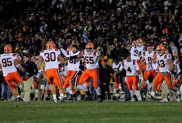 43914887_syracuse_v_notre_dame_feature