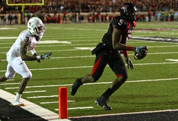 27208110101_texas_v_texas_tech_feature