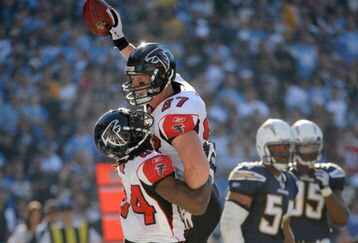 5260811301140_falcons_at_charge_feature