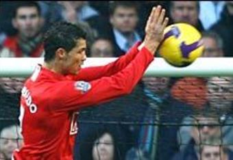 Cristiano_ronaldo_red_card_crop_340x234