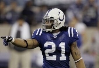 Bob-sanders-pointing_crop_340x234
