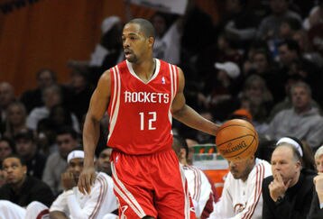 20168467_rockets_v_cavaliers_feature