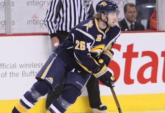 7680030_bruins_v_sabres_crop_340x234