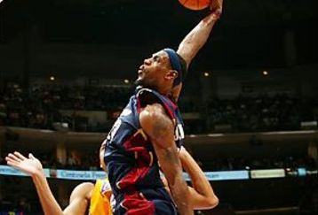 T1_lebrondunl1_feature