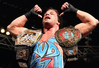 Rob-van-dam-2-belts_crop_340x234