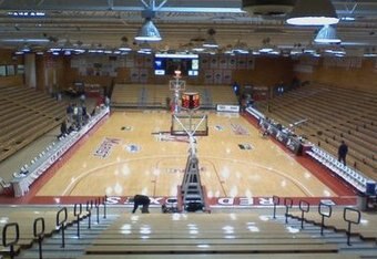 Empty_court_crop_340x234