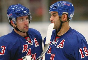 Nhl_g_drury_gomez_380_feature