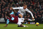 LONDON - FEBRUARY 08:  Nemanja Vidic of Manchester United challenges Carlton Cole of West Ham United  during the Barclays Premier League match between West Ham United and Manchester United at Upton Park on February 8, 2009 in London, England.  (Photo by Ryan Pierse/Getty Images)