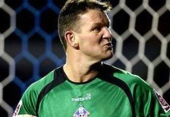 Deano_in_goal_crop_340x234