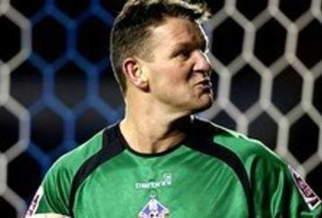 Deano_in_goal_feature