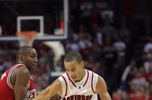 CHARLOTTE, NC - DECEMBER 6:  Stephen Curry #30 of the Davidson Wildcats drives during the game against the North Carolina State Wolfpack at Time Warner Cable Arena on December 6, 2008 in Charlotte, North Carolina. (Photo by Streeter Lecka/Getty Images)