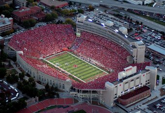 Memorialstadium2929_crop_340x234
