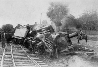 Trainwreck2_crop_340x234